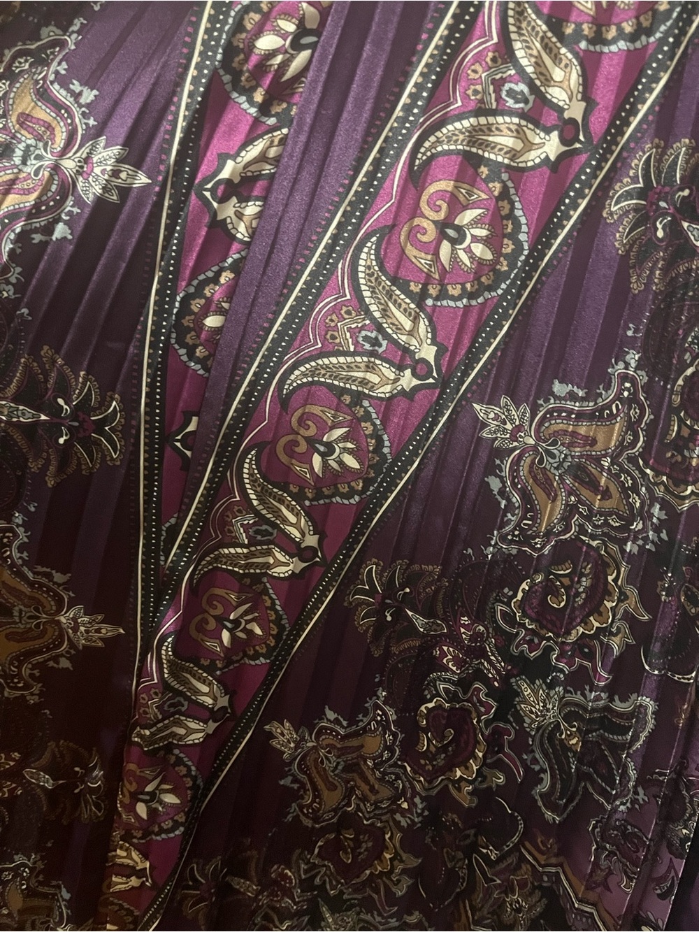 Baroque Paisley Print Purple Silk-like Pleated Maxi Skirt fits like a Size S-M - Picture 3 of 6